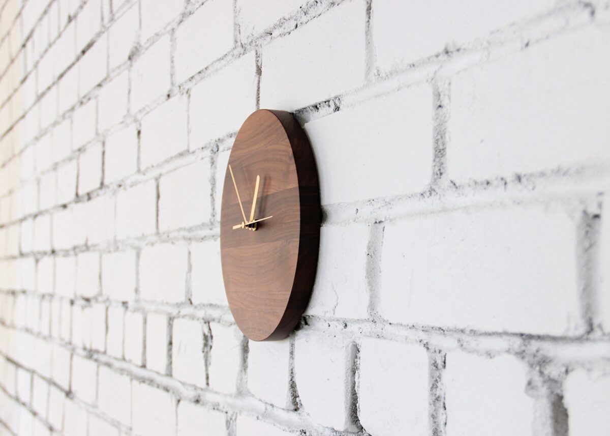 Koka sienas pulkstenis - Riekstkoks