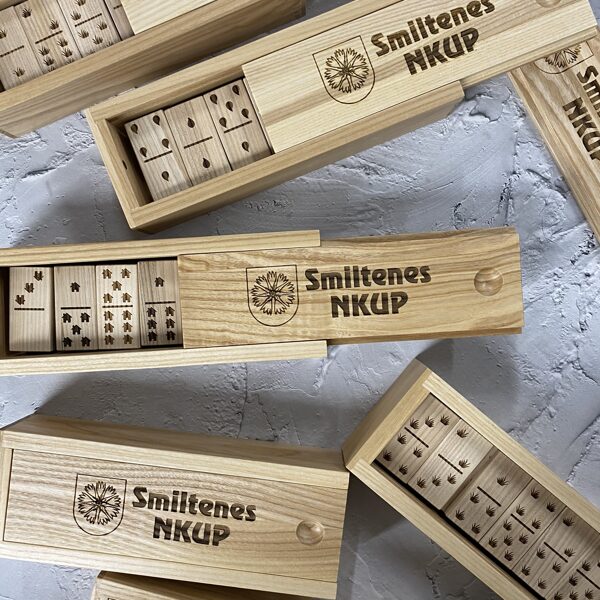 Personlized wooden dominos