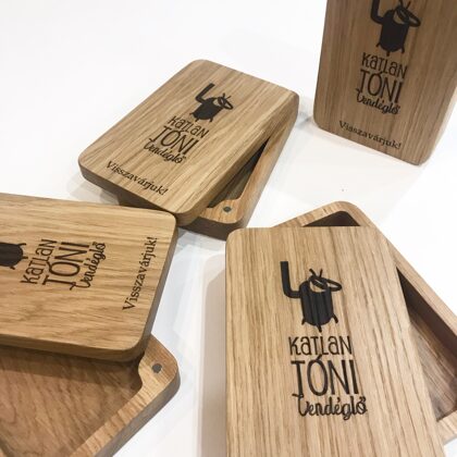 čeku kastītes restorānam