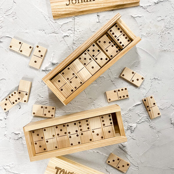 domino koka spēle