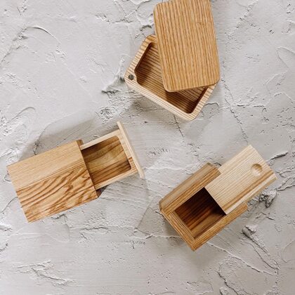 tiny wooden packaging
