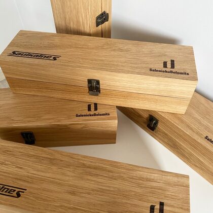 engraved wooden packaging