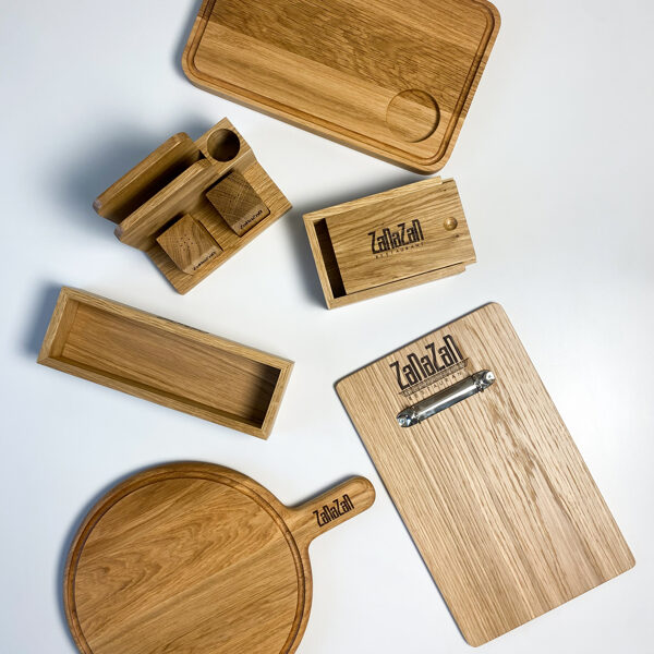 Wooden boards and trays for restaurant service 