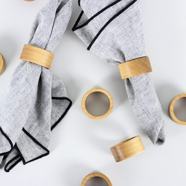 Napkin rings from oak wood