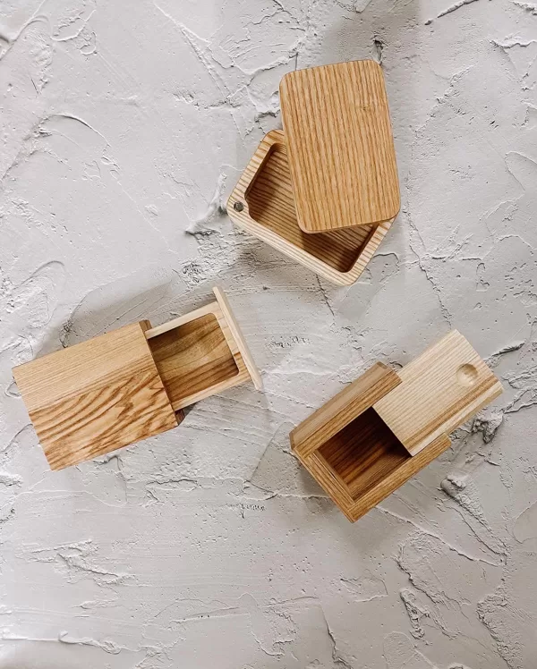 tiny wooden packaging