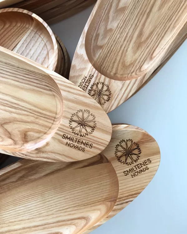 serving plates