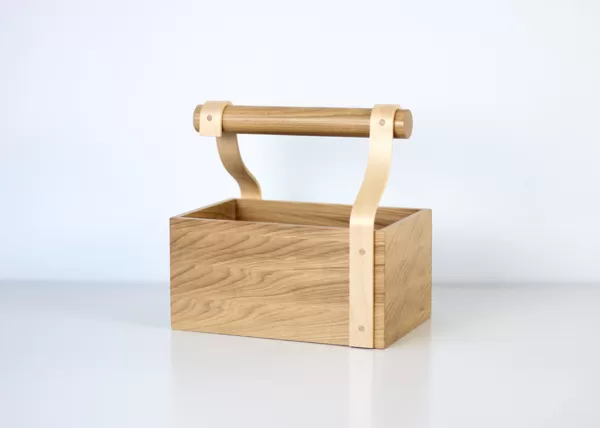Wooden basket with handle